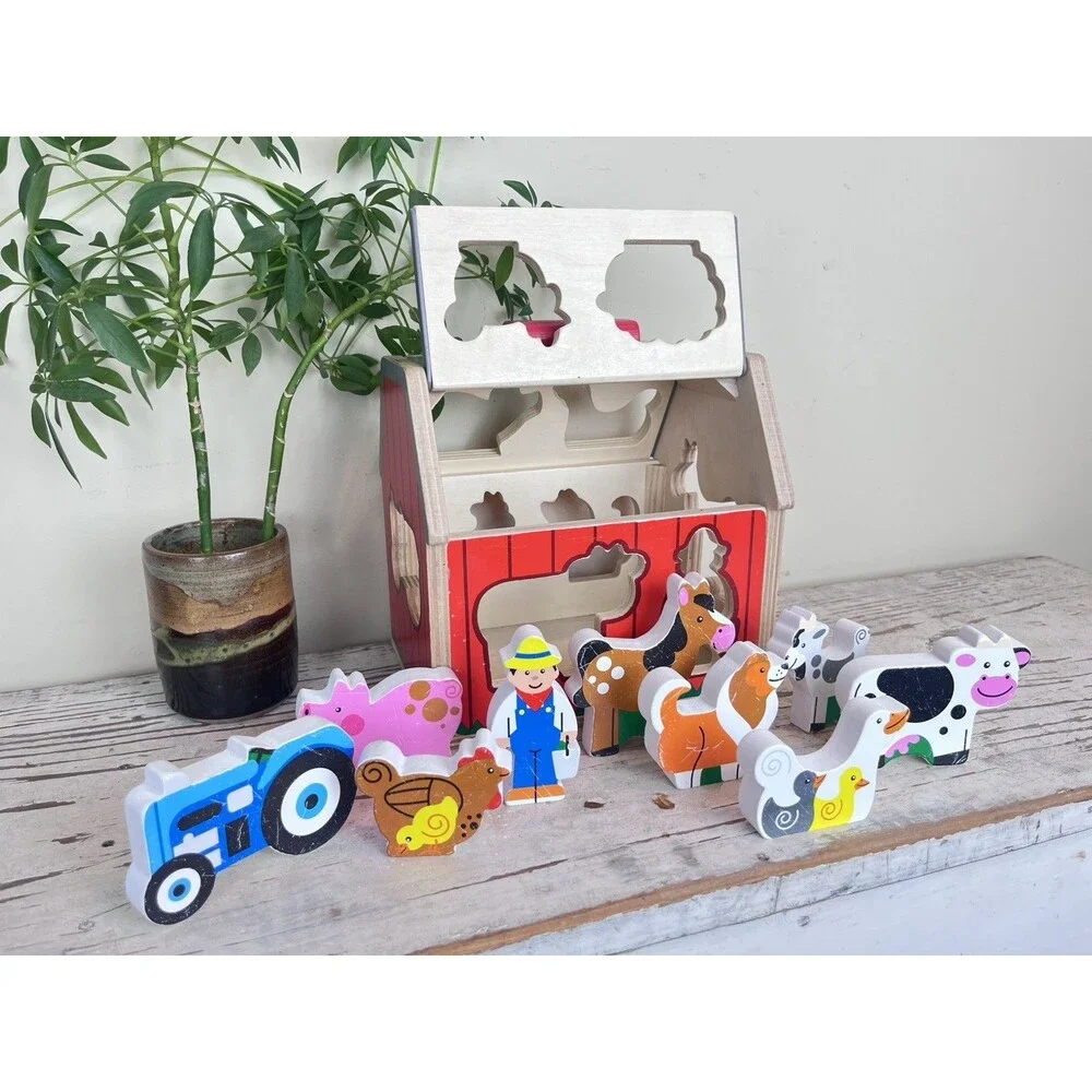 Melissa & Doug Wooden Take-Along Shape Sorting Barn with Flip-Up Roof 9 Figures